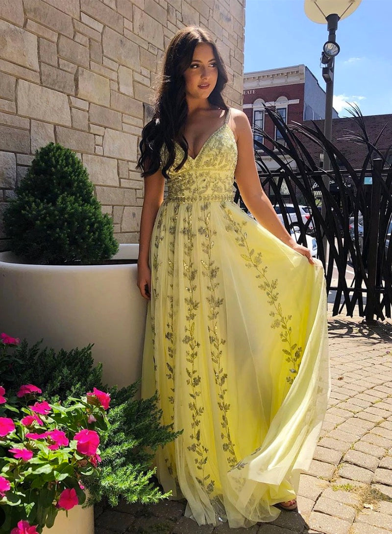 Yellow Tulle V Neck Spaghetti Straps Long Prom Dress With Lace Applique