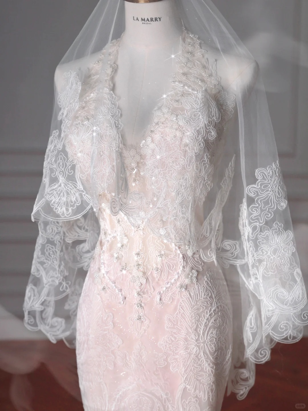 Dreamy Mermaid Halter Tulle Lace With Veil Long Wedding Dresses