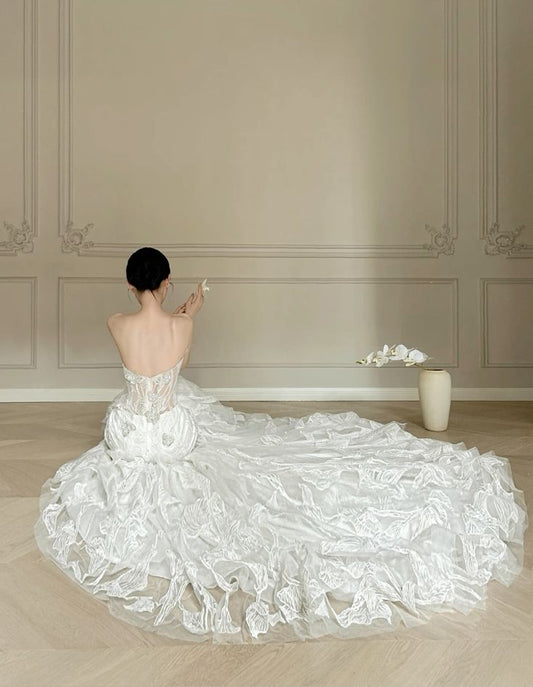Stunning Mermaid Strapless Tulle Lace Applique Long Wedding Dresses