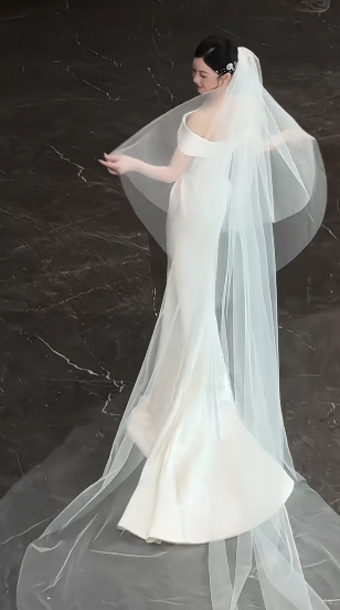Elegant Mermaid Off The Shoulder Satin With Veil Long Wedding Dresses