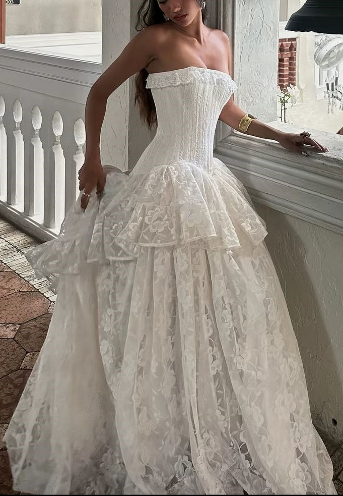 Classic White Lace Strapless Wedding Dresses Sleeveless Bridal Gown,LTP3955