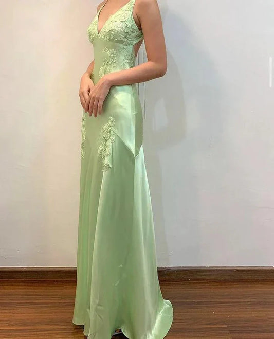 Chic A-Line Evening Dress Satin Spaghetti Straps Green Vintage Backless Long Prom Dresses