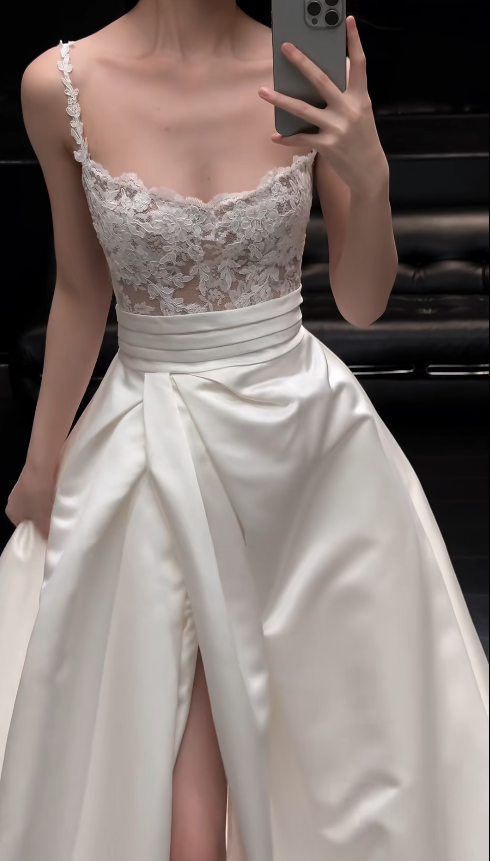 Eleagnt Long White Wedding Dress Spaghetti Straps A-Line Bridal Dress Satin Lace Sleeveless Bridal Gowns