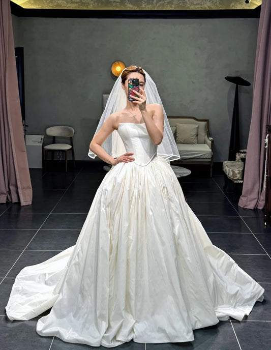 Simple A-Line Satin Strapless Bridal Dress White Wedding Dress Sleeveless Bridal Gown