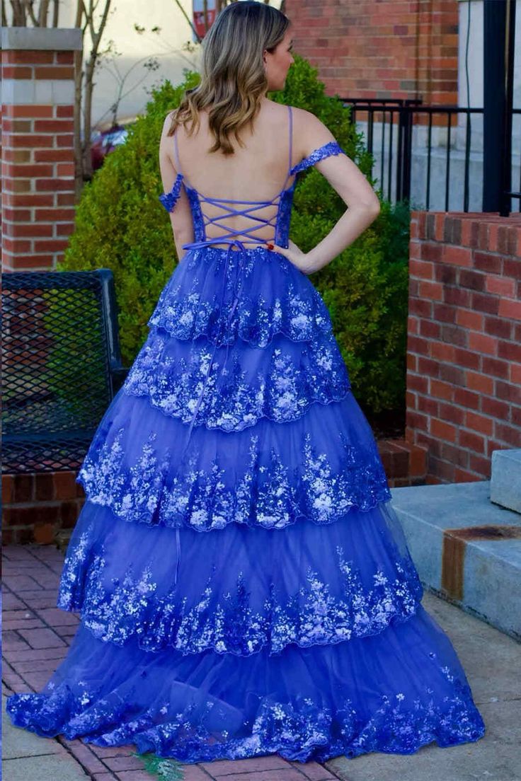 Luxury Lace Ruffles Prom Dress With Slit