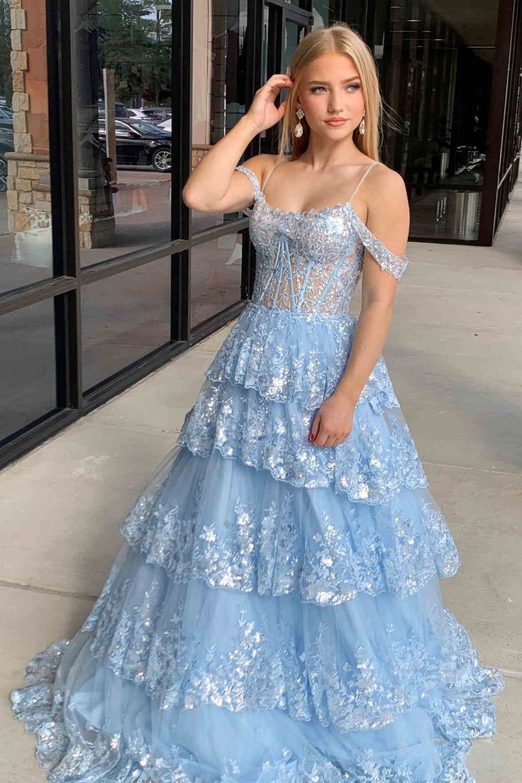 Luxury Lace Ruffles Prom Dress With Slit