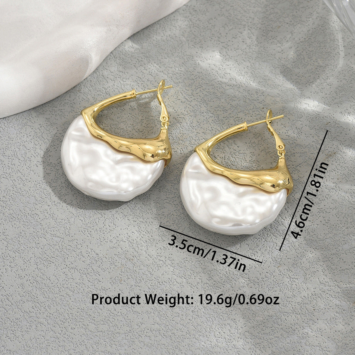 Pearl earrings are versatile, elegant, and sophisticated for women
