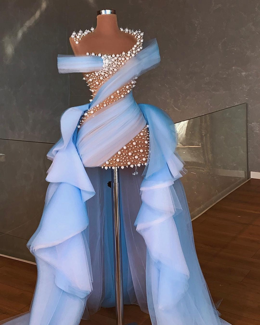 LTP1563,Gorgeous Tulle Pearls Prom Dresses See Thru Ruffles Hi Low Long Train Women Colorful Pageant Prom Dressing Gowns Plus Size Prom Dresses