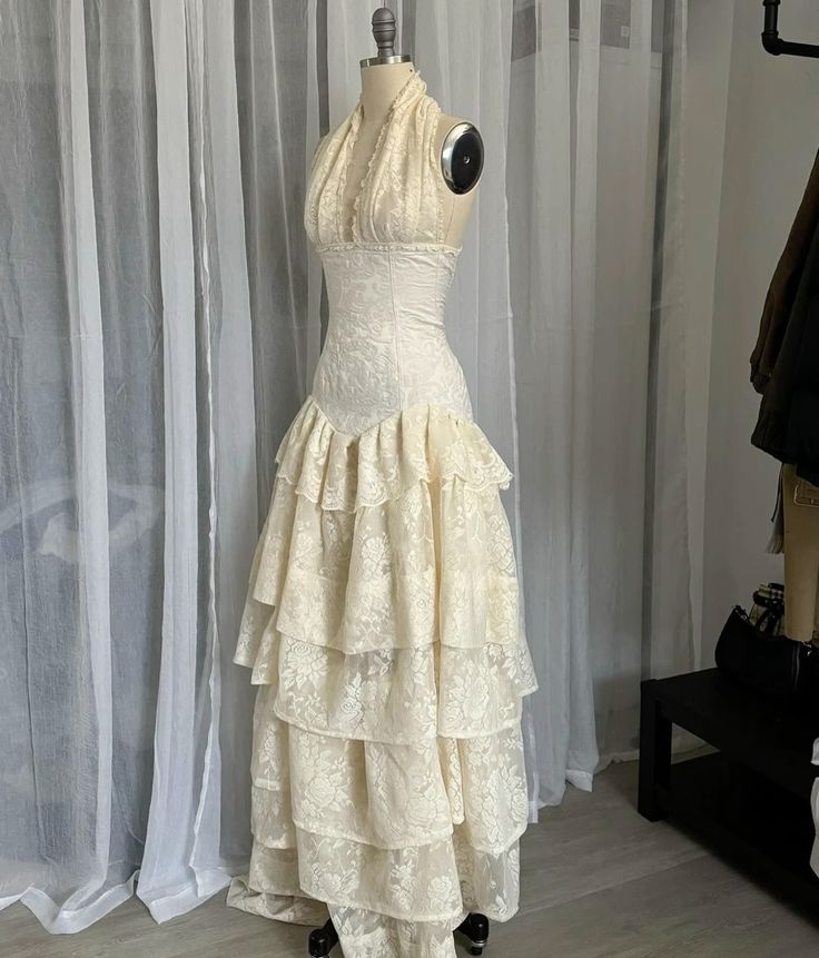 Champagne Lace Bridal Gown Halter Wedding Dress
