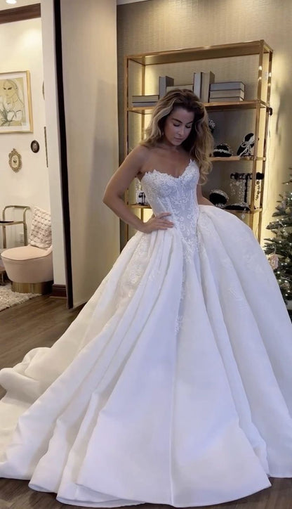 A-line Wedding Dress Sweetheart Bridal Gowns Lace Appliques Bride Dresses