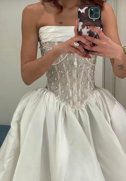 A Line Stunning Strapless Satin Wedding Dresses With Beads