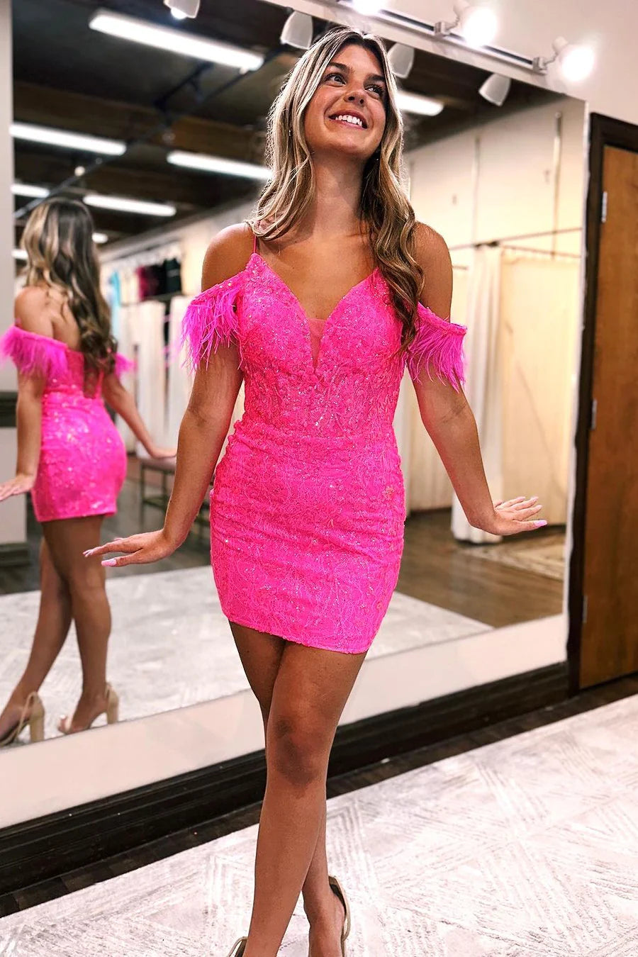 Hot pink sequined close-fitting homecoming dress detachable shoulders