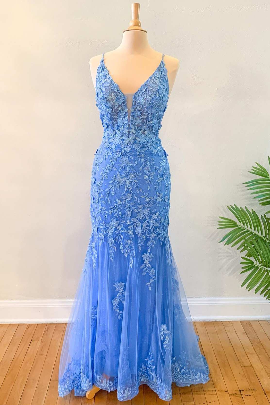 Elegant Blue Applique Floral Prom Dress