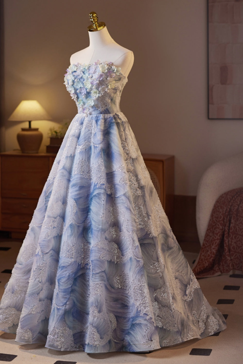 Strapless Lace Floral Applique  Baeding A-line Homecoming Dress