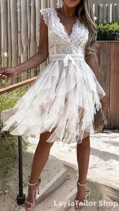 Sexy V-neck Lace Appliques A-line Short Homecoming Dress
