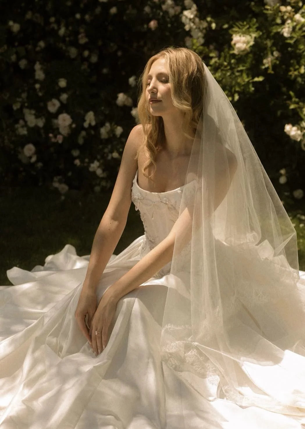 Strapless Lace Satin Wedding Dress - Vintage White Bridal Gown with Train