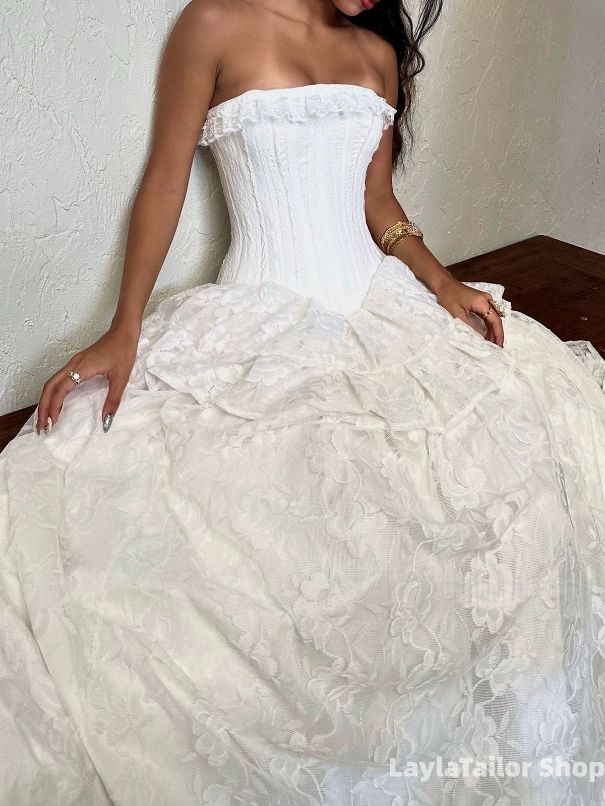 Classic White Lace Strapless Wedding Dresses Sleeveless Bridal Gown,LTP3709