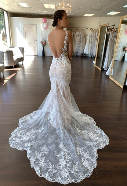 Mermaid Open Back Lace Wedding Dress