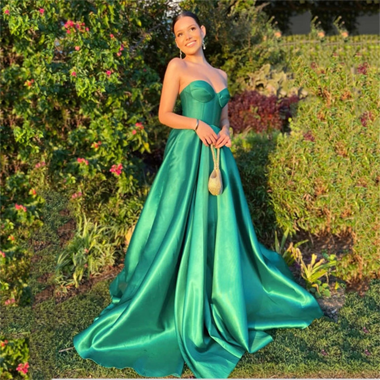 Green Sweetheart Satin A-Line Long Evening Prom Dress With High Slit