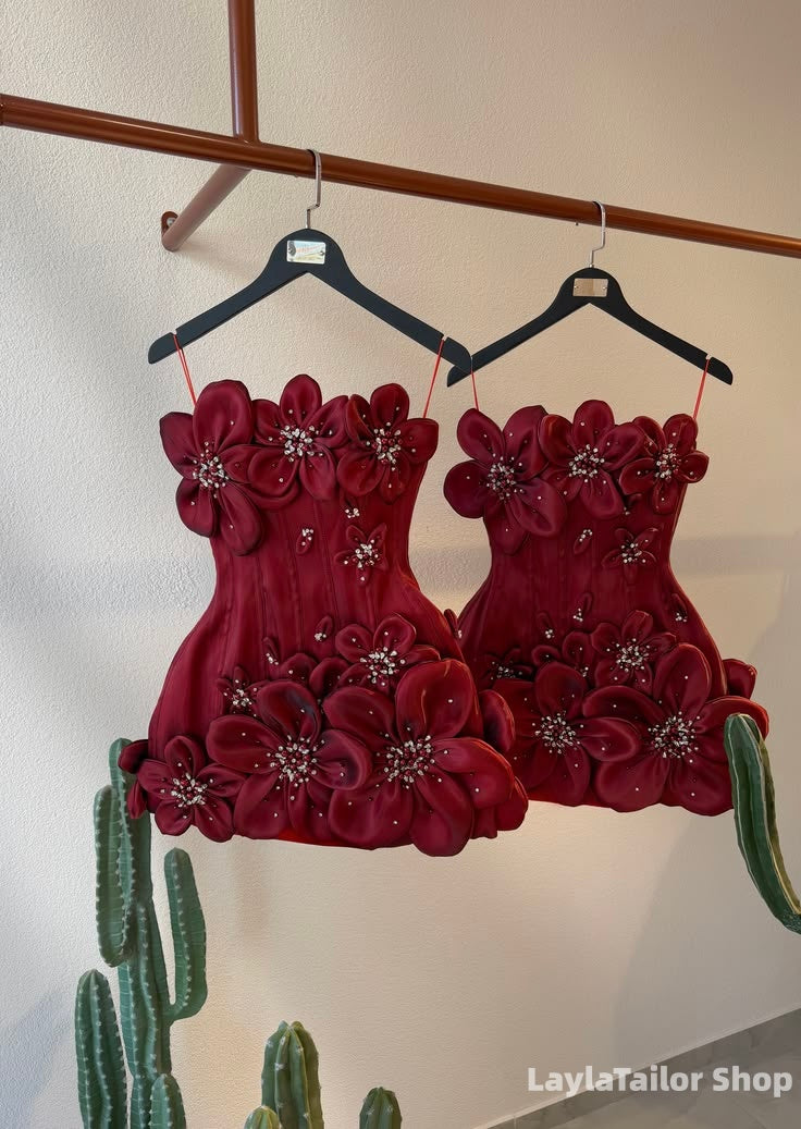 Burgundy Floral Beaded Short Homecoming Dresses