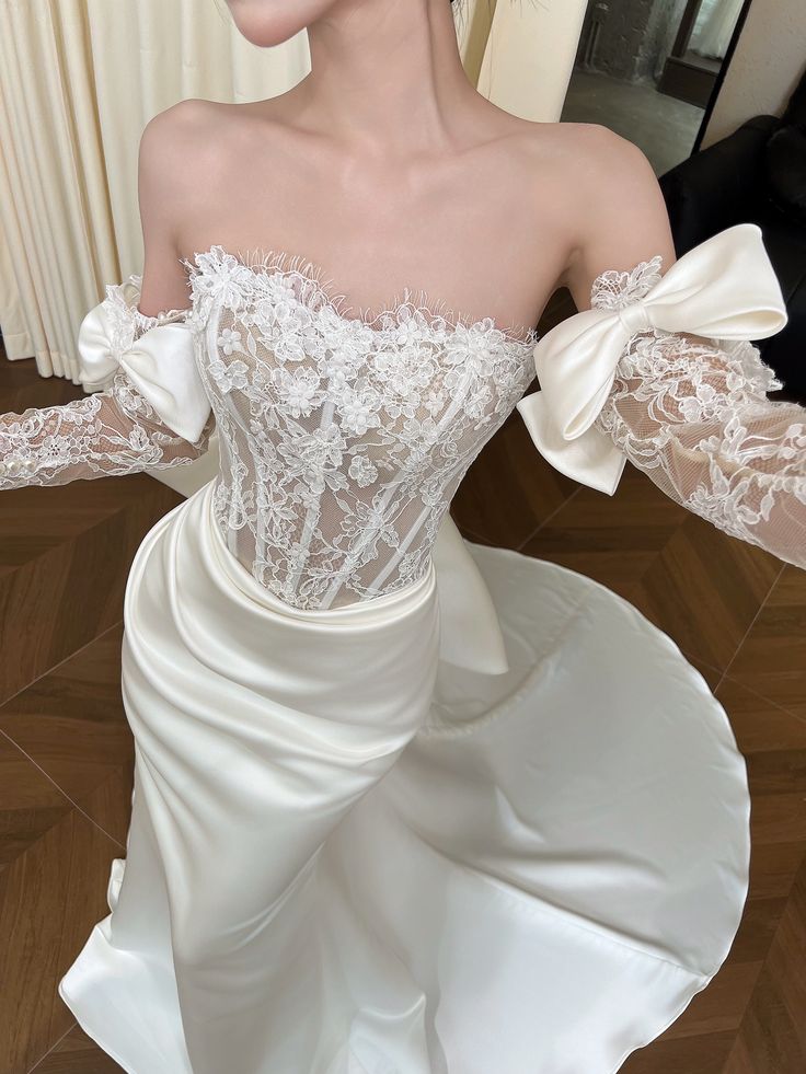 Elegant Mermaid Strapless Satin Lace Pleated With Gloves Long Wedding Dresses