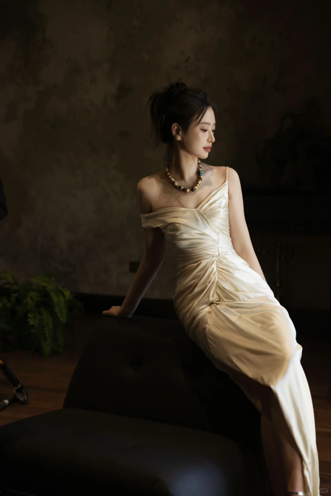 Chic Mermaid Spaghetti Straps Satin Pleated Long Wedding Dresses