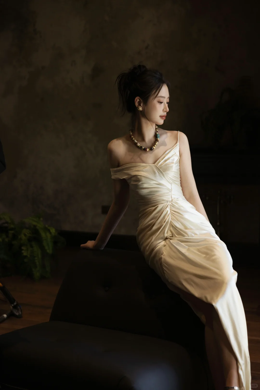 Chic Mermaid Spaghetti Straps Satin Pleated Long Wedding Dresses