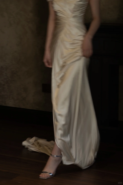 Chic Mermaid Spaghetti Straps Satin Pleated Long Wedding Dresses