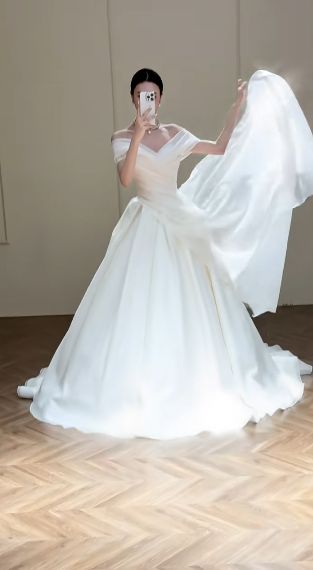 Elegant Ball Gown Off The Shoulder Chiffon Long Wedding Dresses