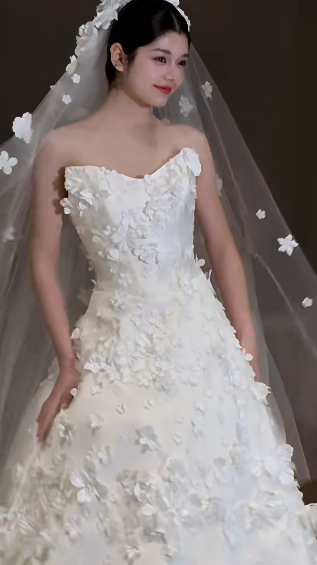 Dreamy Ball Gown Strapless Satin Applique With Veil Long Wedding Dresses