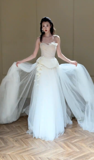 Chic A Line Strapless Tulle Applique Long Wedding Dresses
