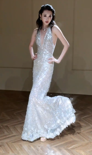 Timeless Mermaid Halter Sequin Long Wedding Dresses