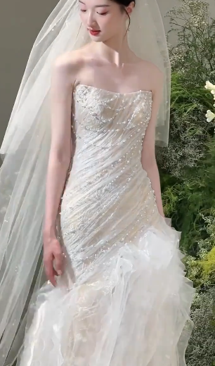 Dreamy Mermaid Strapless Tulle Beads With Veil Long Wedding Dresses