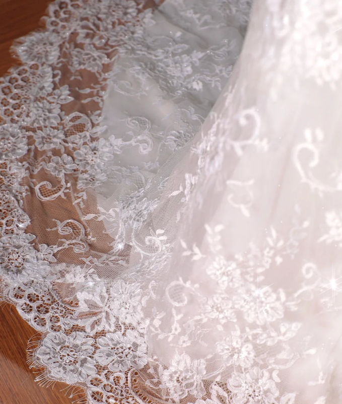 Gorgeous Mermaid Satin Lace Beads Long Wedding Dresses