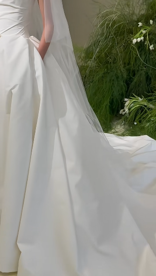 Elegant Simple Ball Gown Strapless Satin With Veil Long Wedding Dresses