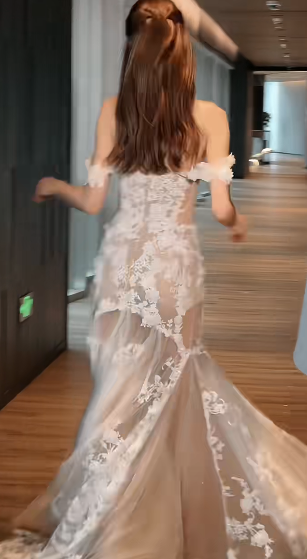 Dreamy Mermaid Off The Shoulder Tulle Lace Applique With Veil Long Wedding Dresses
