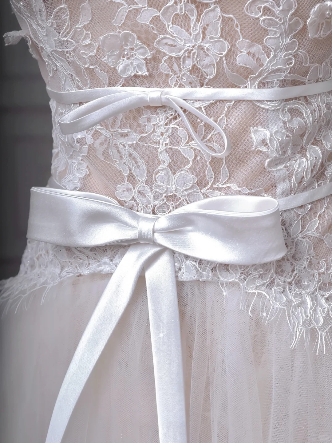 Pretty A Line Spaghetti Straps Tulle Lace Applique Long Wedding Dresses