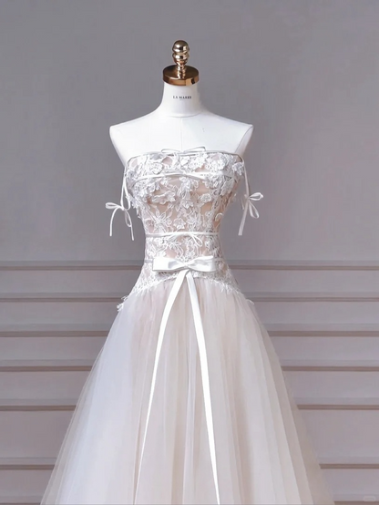 Pretty A Line Spaghetti Straps Tulle Lace Applique Long Wedding Dresses