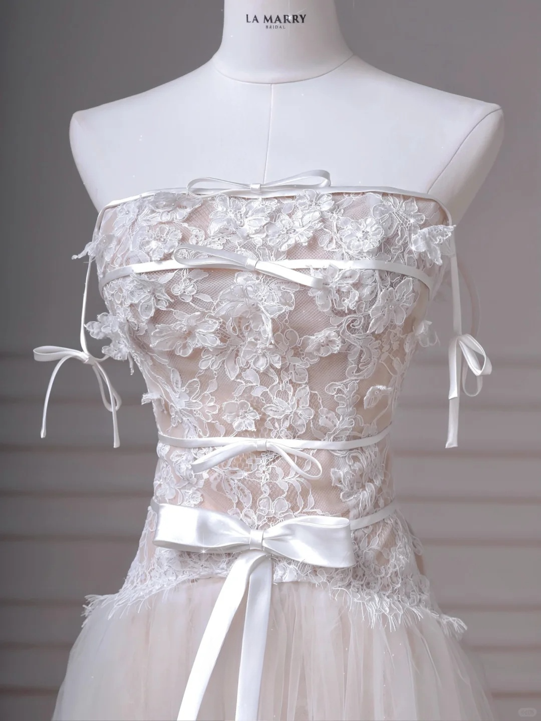 Pretty A Line Spaghetti Straps Tulle Lace Applique Long Wedding Dresses