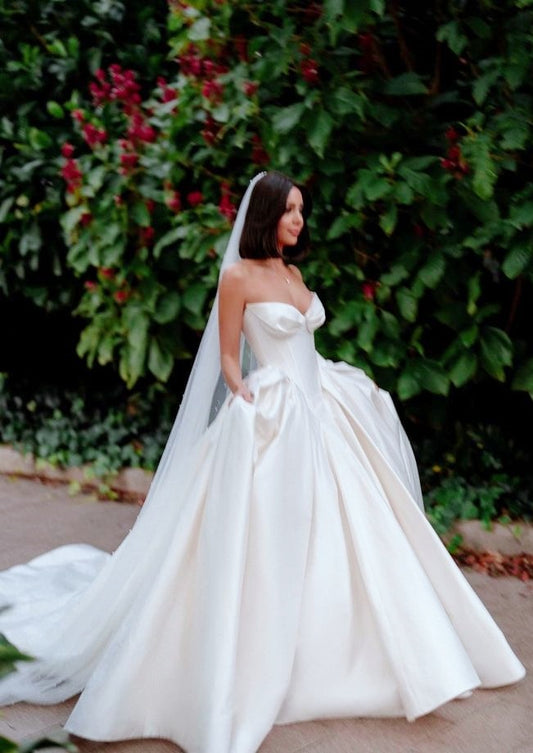 Charming Ivory Sweetheart Wedding Dresses A-line Satin Bridal Gown,LTP4012