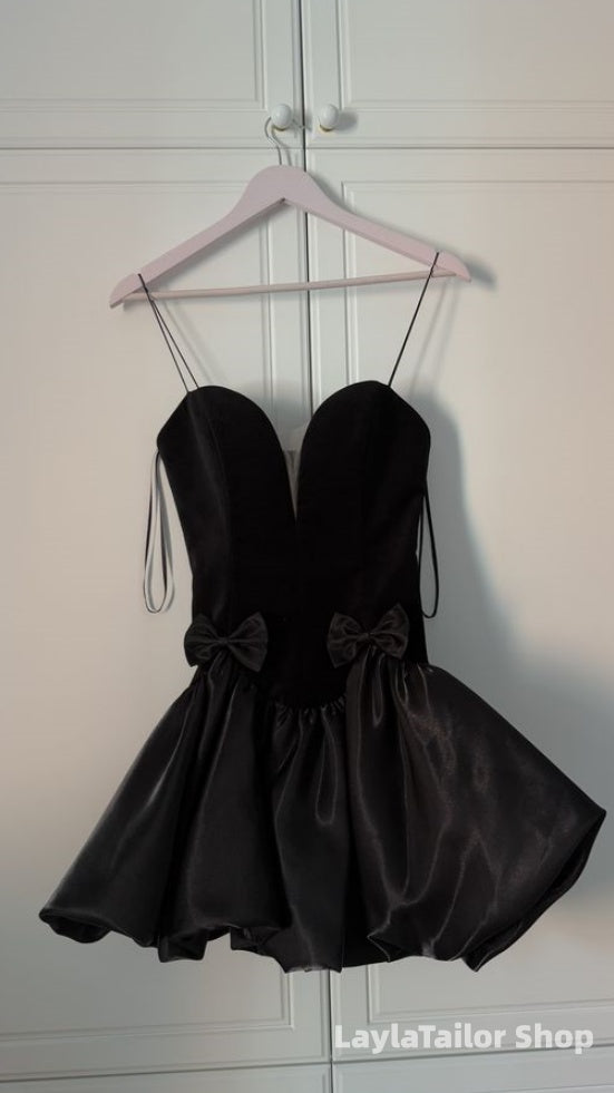Cute Black V-Neck Mini Homecoming Dresses Birthday Cocktail Dress