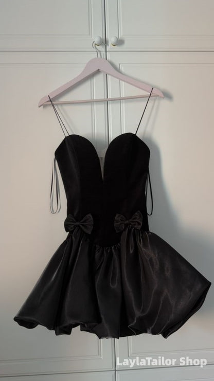 Cute Black V-Neck Mini Homecoming Dresses Birthday Cocktail Dress