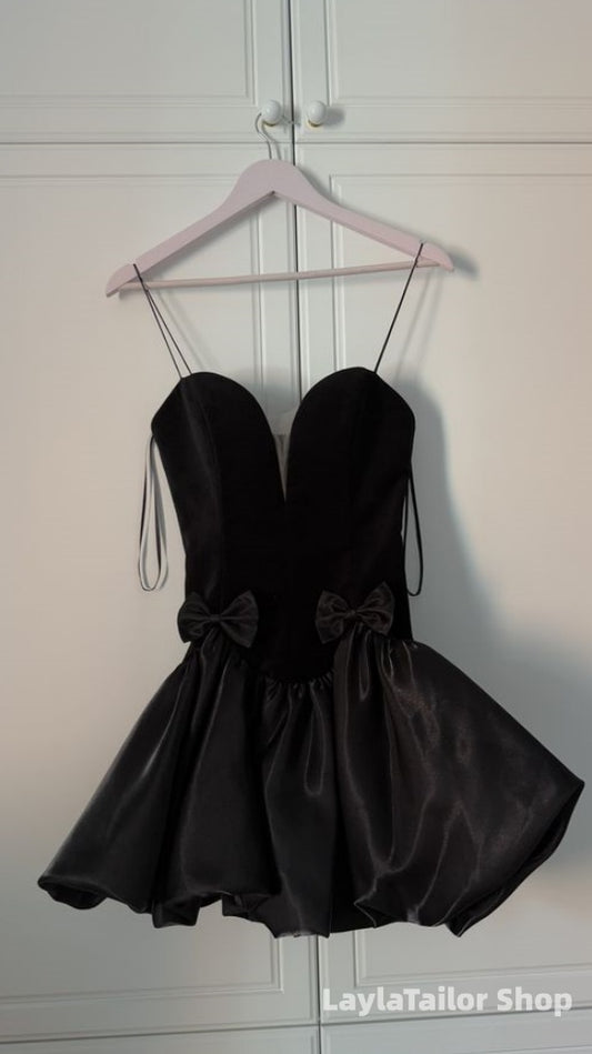 Cute Black V-Neck Mini Homecoming Dresses Birthday Cocktail Dress