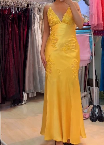 Chic A-Line Evening Dress Satin Spaghetti Straps Green Vintage  Backless Long Prom Dresses