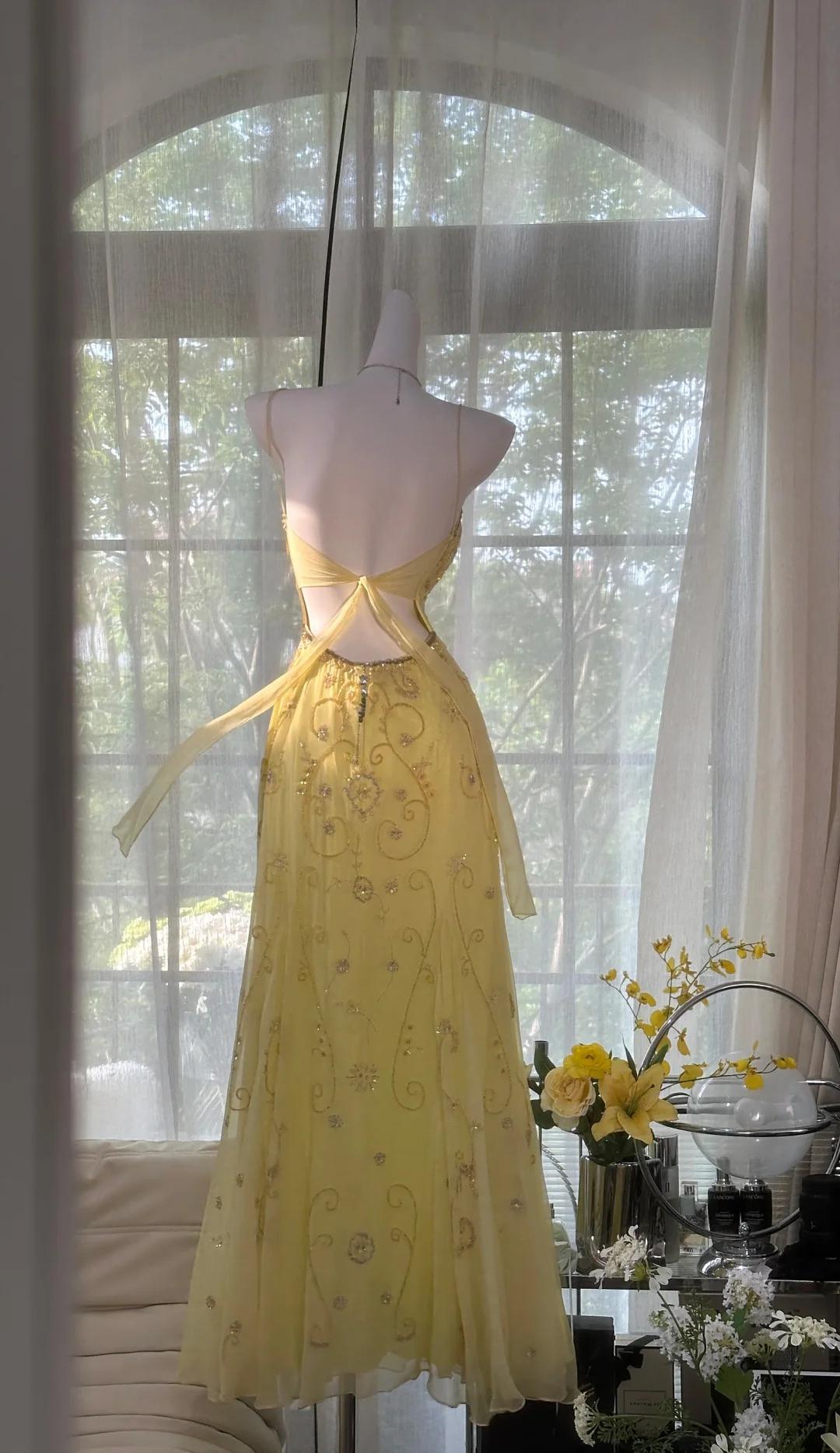 Gorgeous Yellow Spaghetti Strap A-line Tulle Beaded Long Prom Dresses Backless Evening Dress