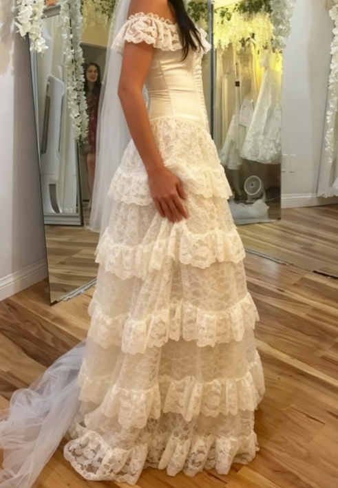 Elegant Ivory Off Shoulder Prom Dresses Tulle Lace A-line Wedding Dress