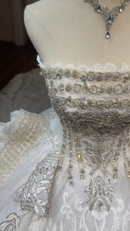 Timeless Strapless White Wedding Dress Tulle Beaded A-Line Bridal Gown Sleeveless Bridal Dresss