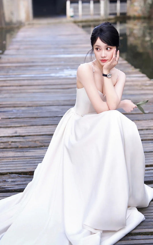 Timeless White Wedding Dress Satin Spaghetti Straps A-Line Bridal Gown Sleeveless Bridal Dresss