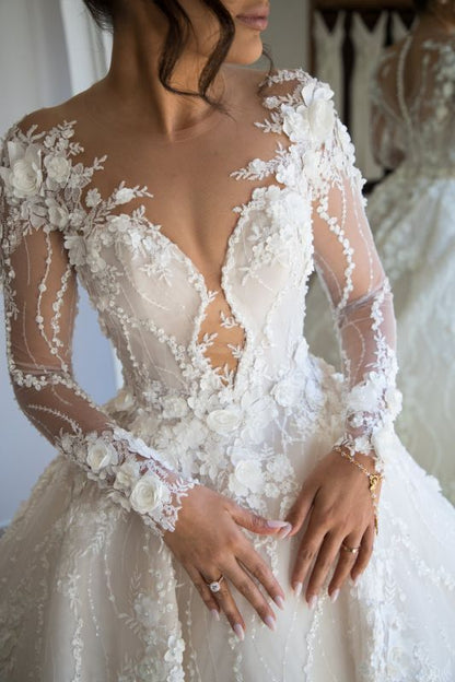 Gorgeous Long Sweetheart Tulle Lace A-line Wedding Dress with Sleeves