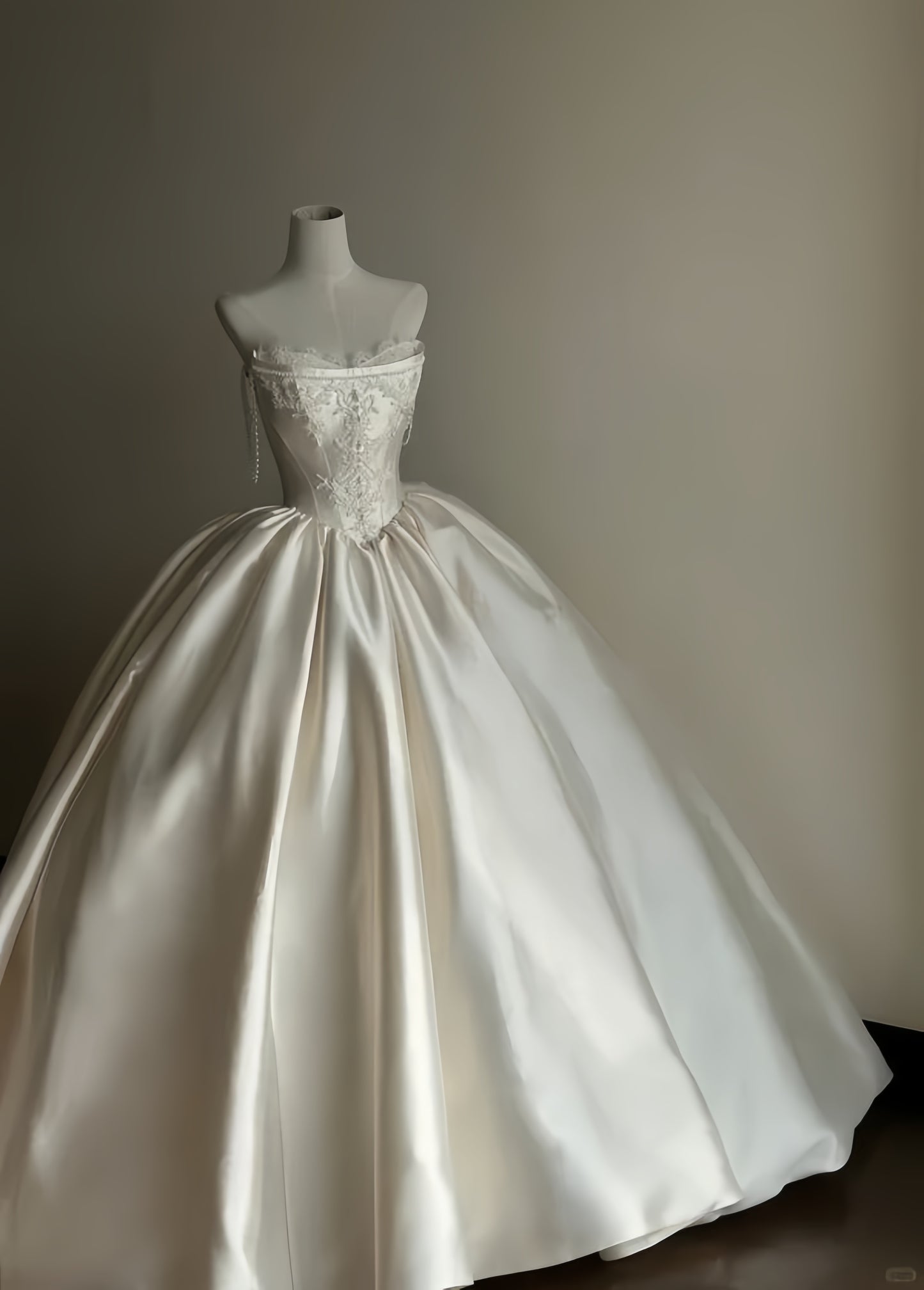 Ivory Lace Satin Wedding Gown Appliques Bridal Party Dress,LTP4196